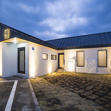 Wooyeon Handong Pension Jeju Esterno foto